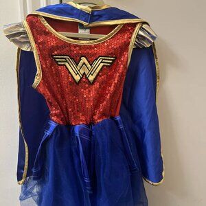 Girl's Deluxe Wonder Woman 2 Piece Costume, Size 3T - 4T Super Cute Costume Girl